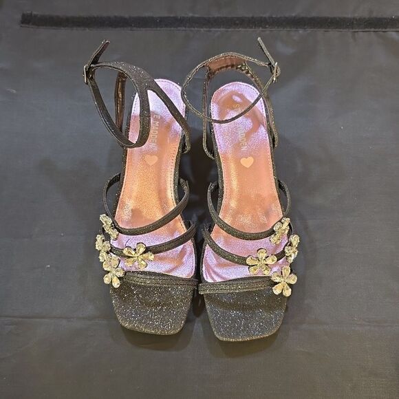 BRAND NEW STEVE MADDEN  LOTTIE HEELED (Little Kid/Big Kid) SANDAL - Picture 3 of 16
